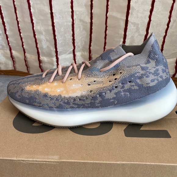 Yeezy Boost 380 Mist - Picture 12 of 12